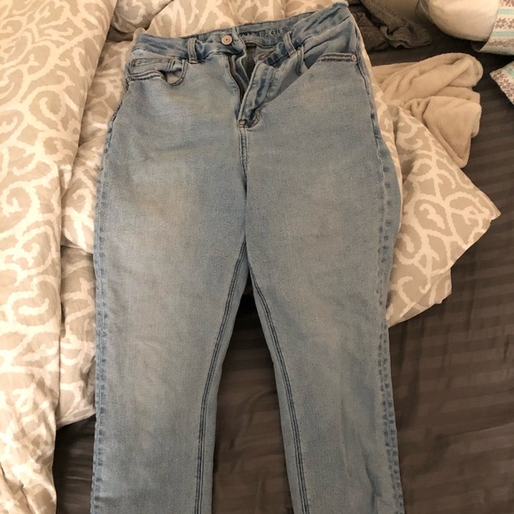American Eagle Outfitters Pants - Curvy A&E mom jeans